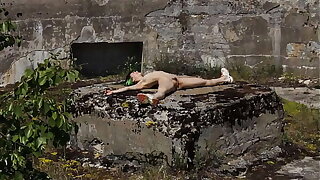 Nude shooting at an loose military base, Totleben Island.